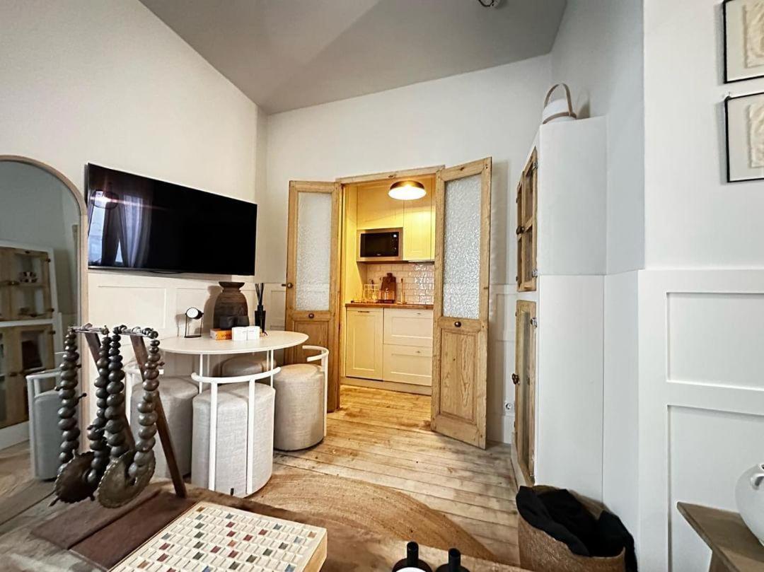 Boutique Embajadores Apartment Мадрид Екстериор снимка